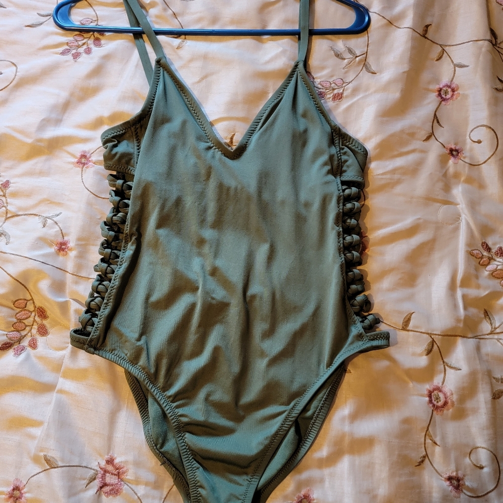 One piece bathing suit
